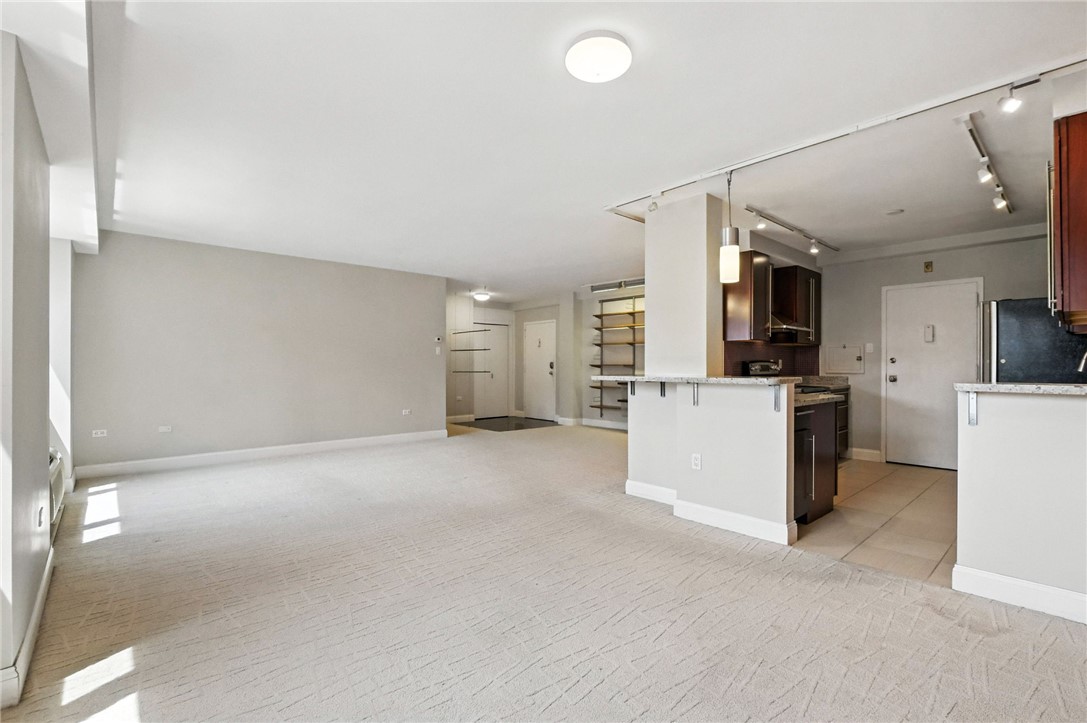 128 N Craig St 802