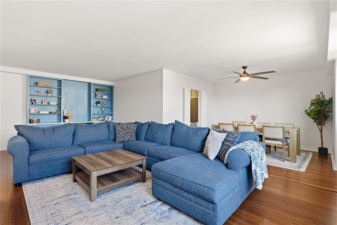 128 N Craig St 806