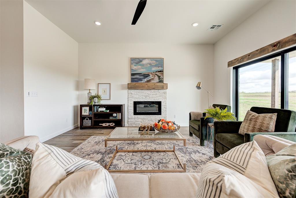 1128 Maverick Pass