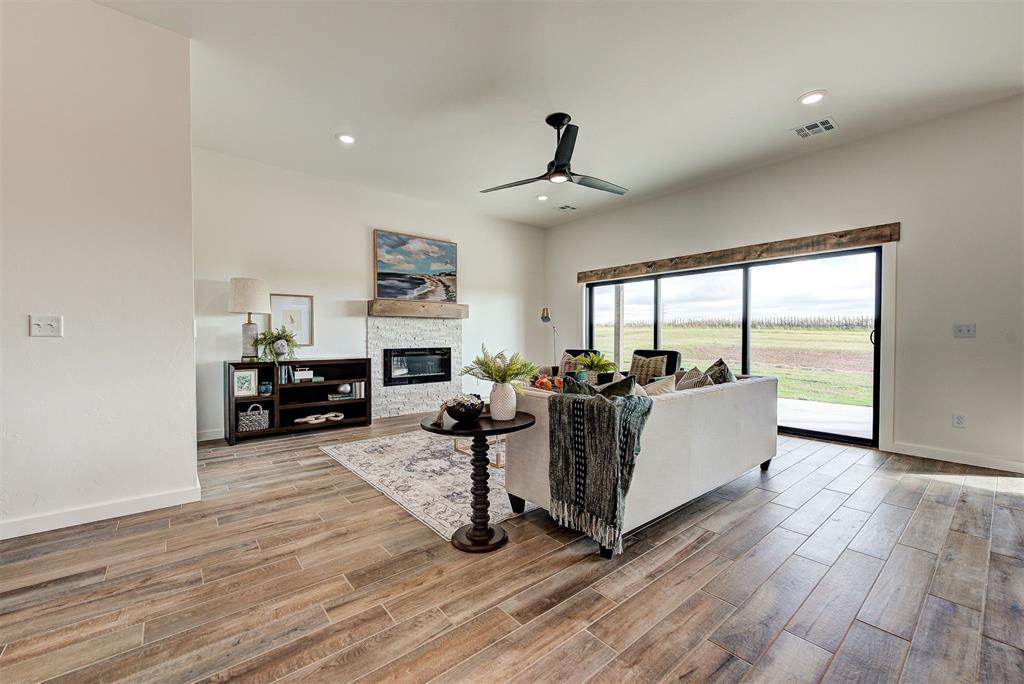 1128 Maverick Pass