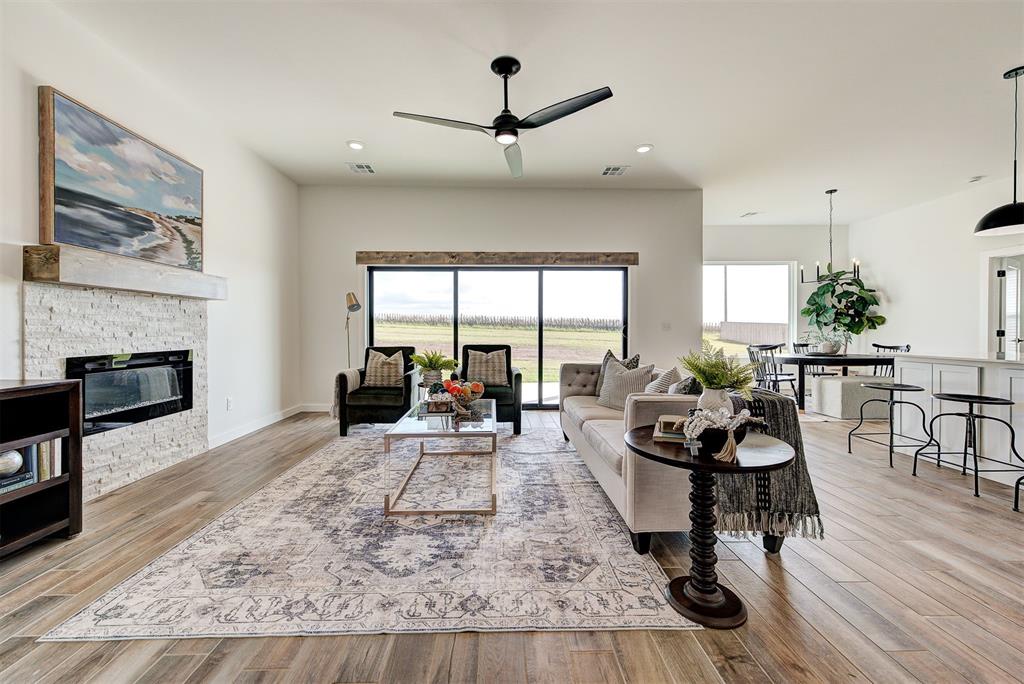 1128 Maverick Pass