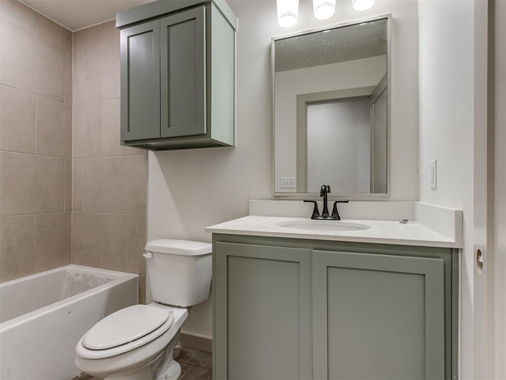 2141 Josslyn Place