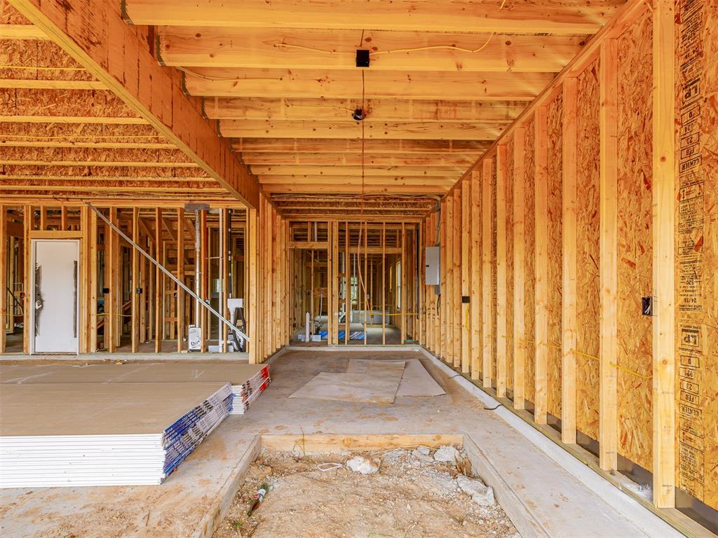 5708 NW 154th Terrace