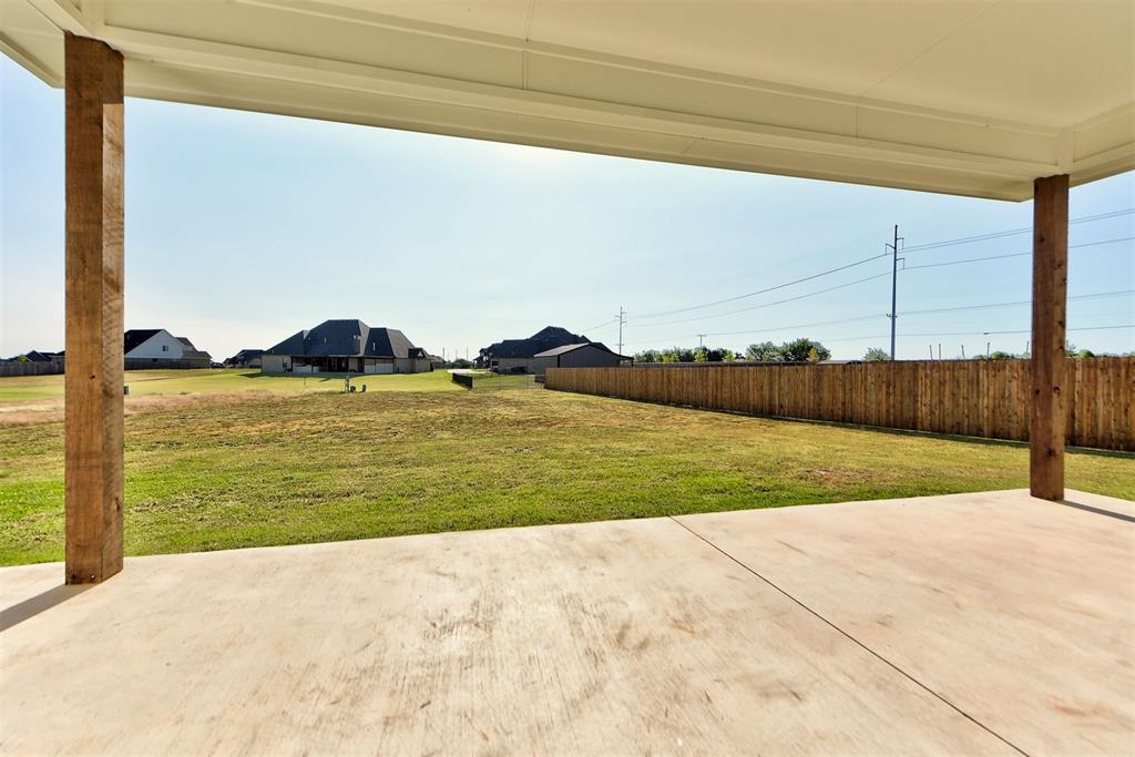 118 NE Primrose Point Avenue