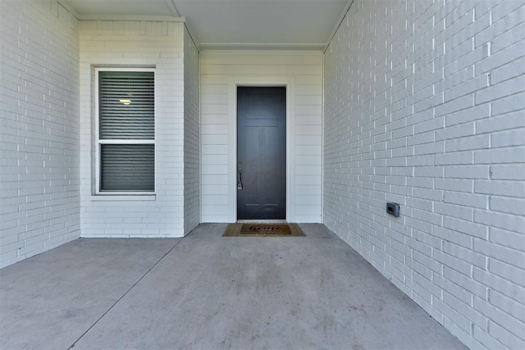 118 NE Primrose Point Avenue