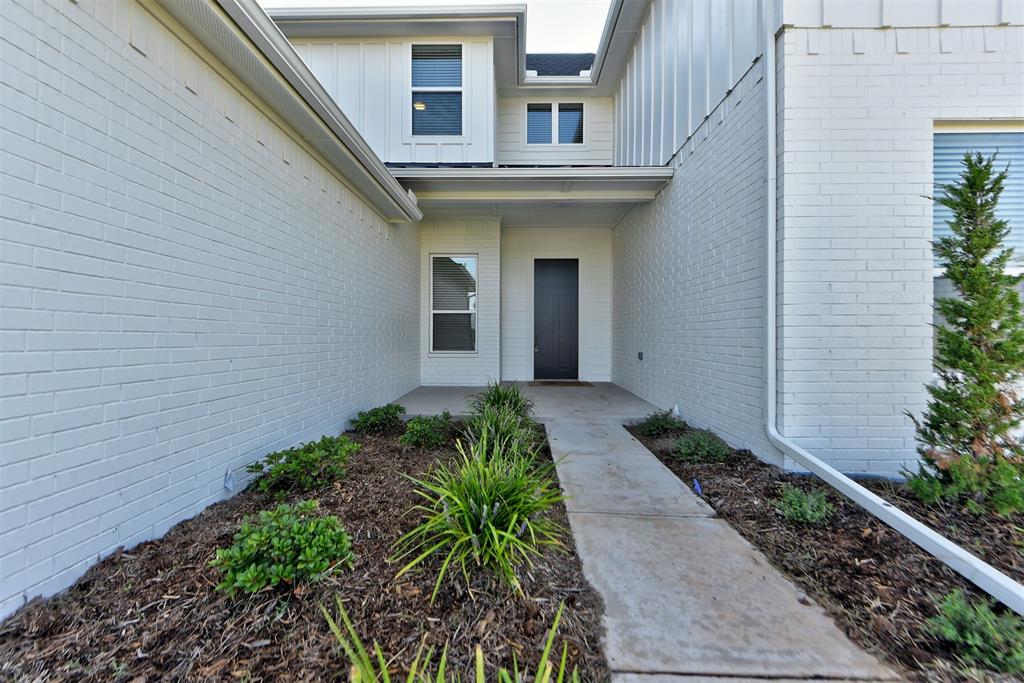 118 NE Primrose Point Avenue