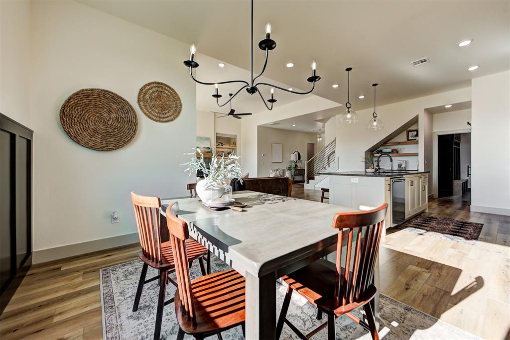 118 NE Primrose Point Avenue