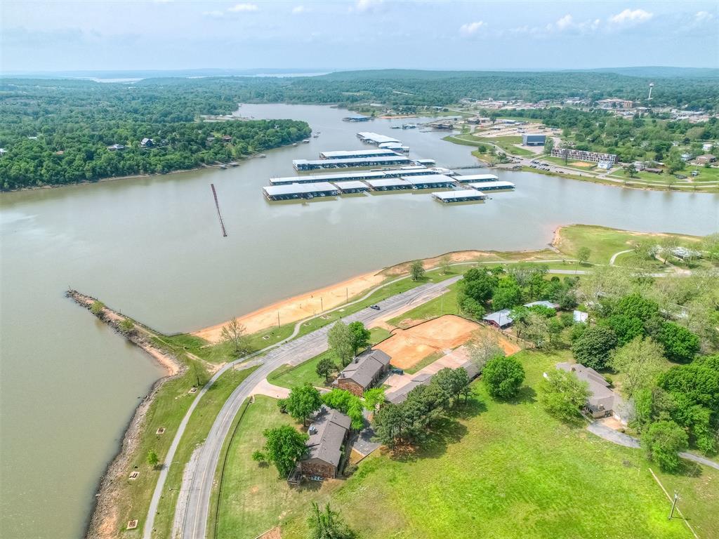 7011 Lakeshore Drive
