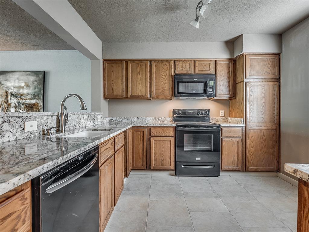 7011 Lakeshore Drive