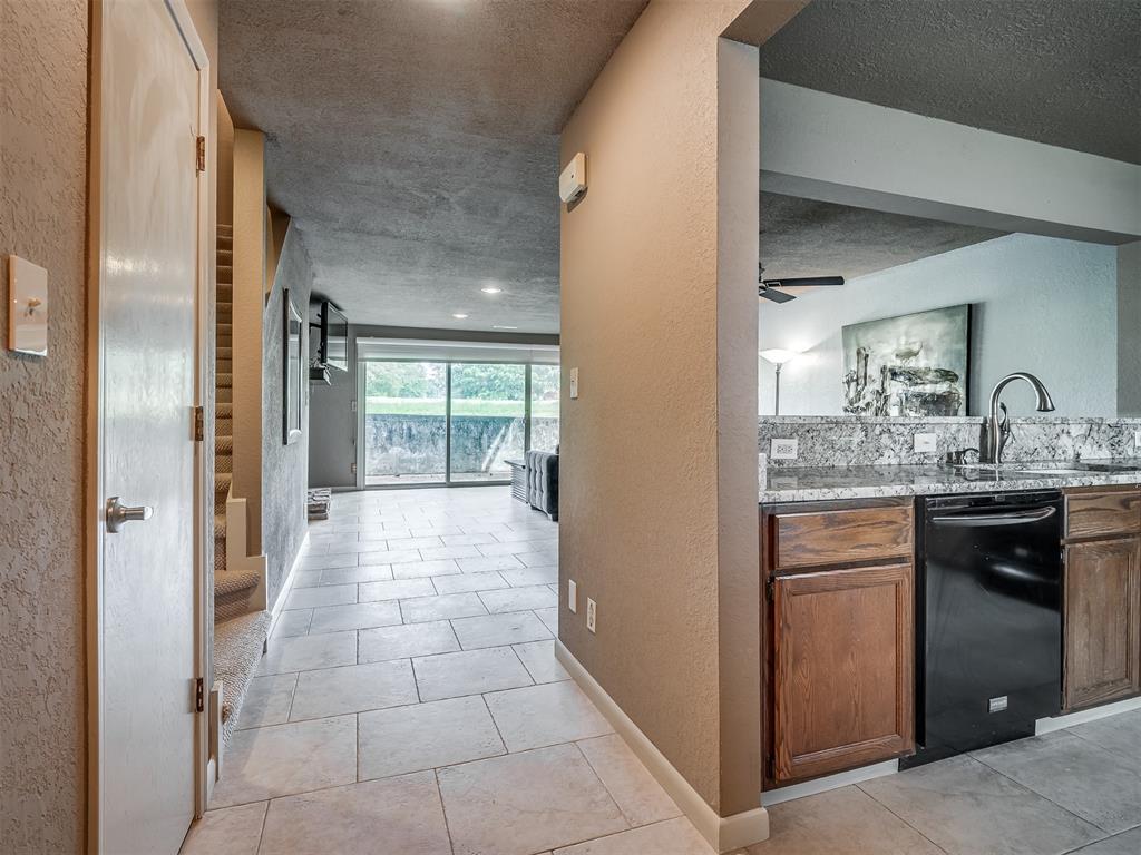 7011 Lakeshore Drive