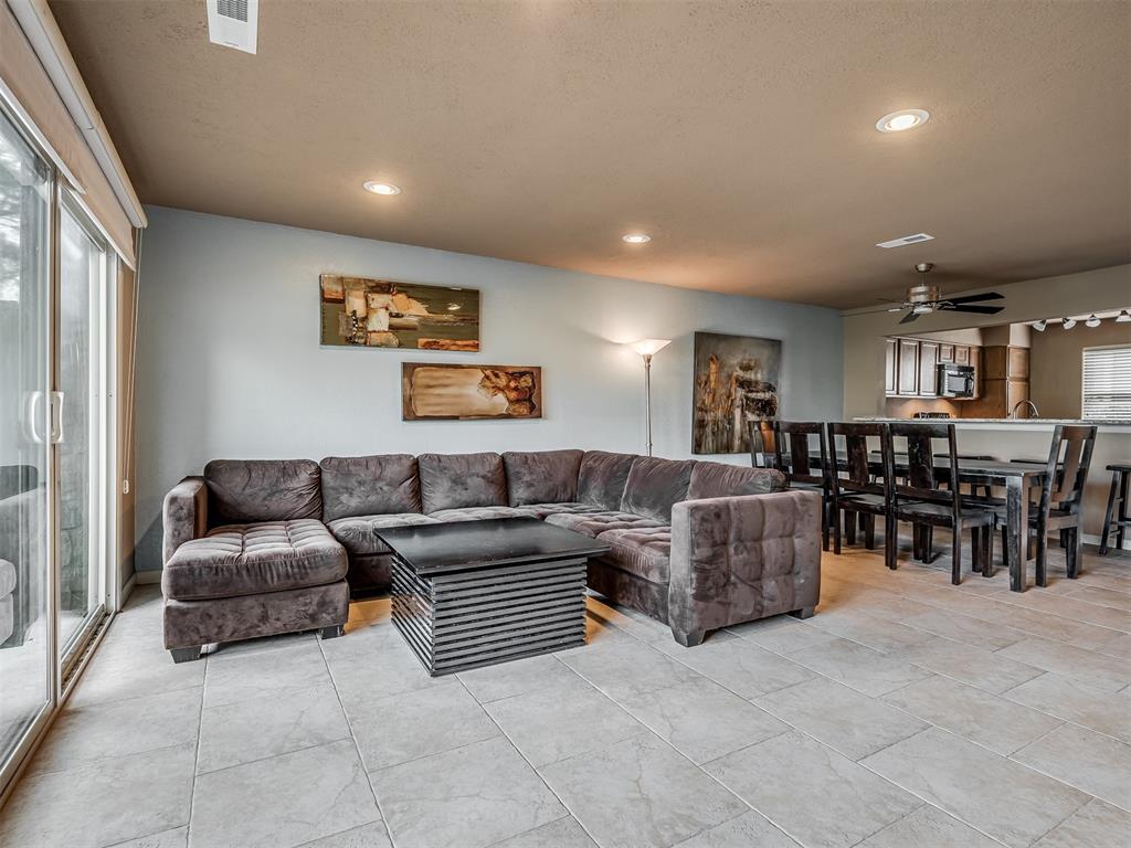 7011 Lakeshore Drive