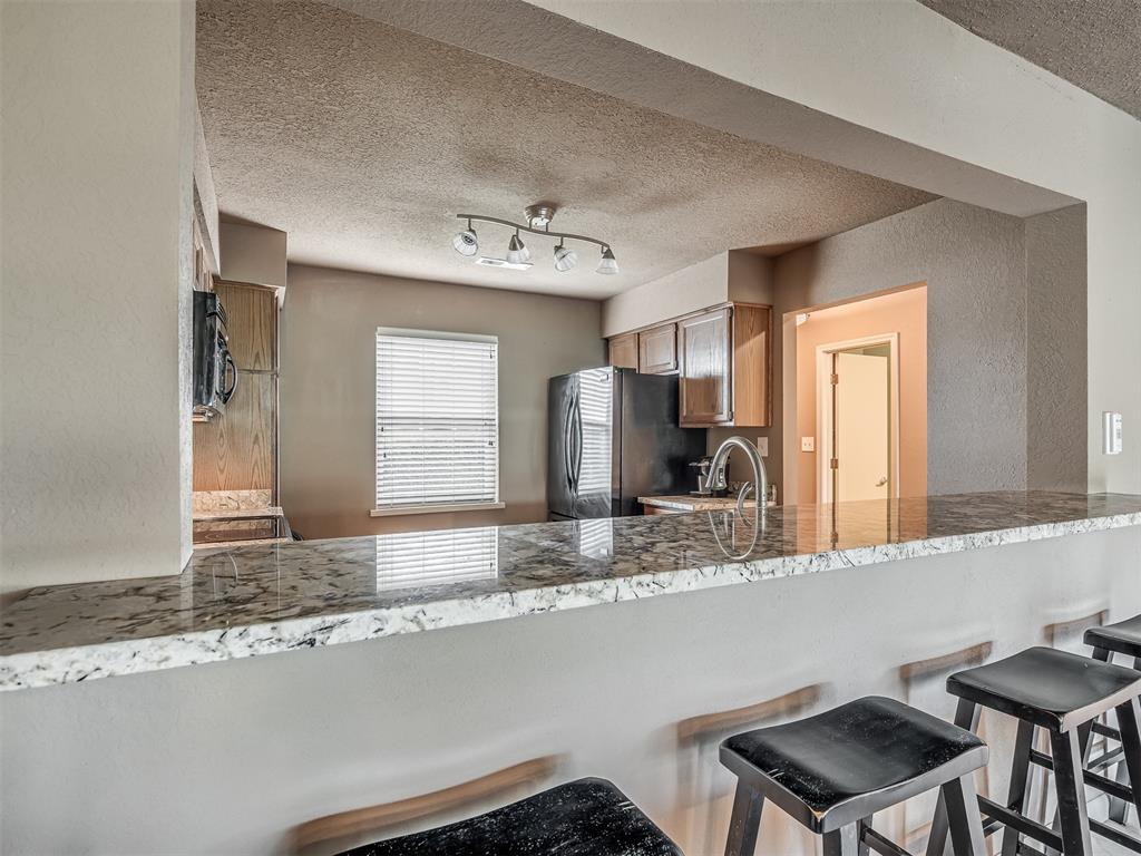 7011 Lakeshore Drive