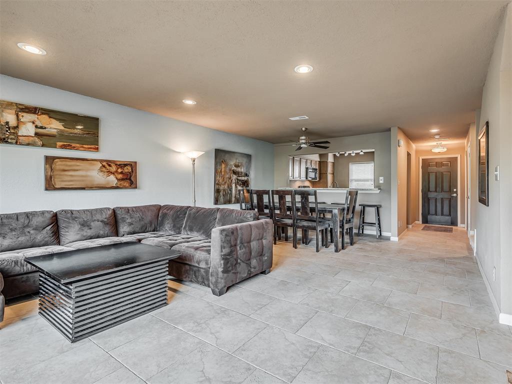 7011 Lakeshore Drive