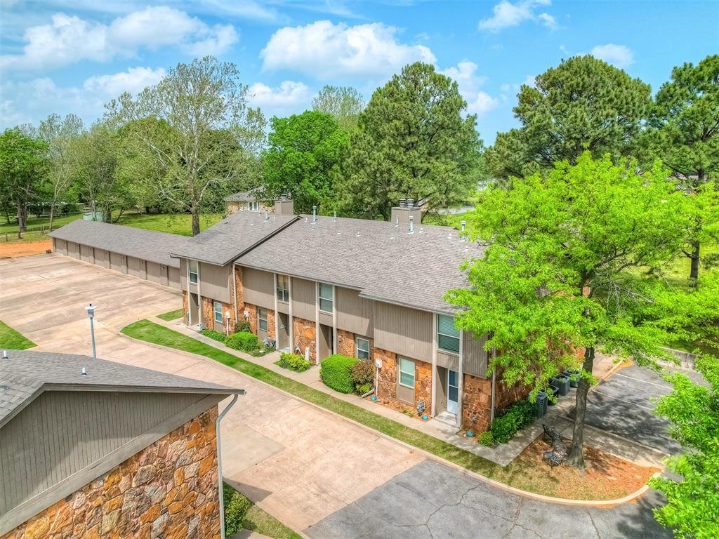 7011 Lakeshore Drive