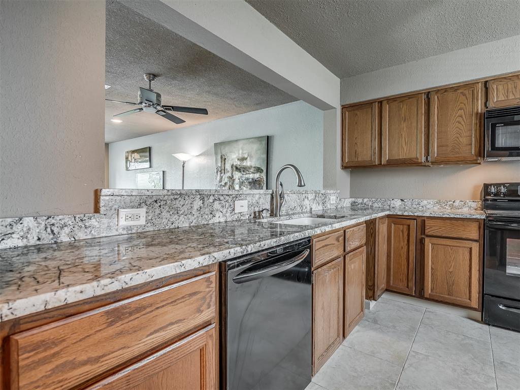 7011 Lakeshore Drive