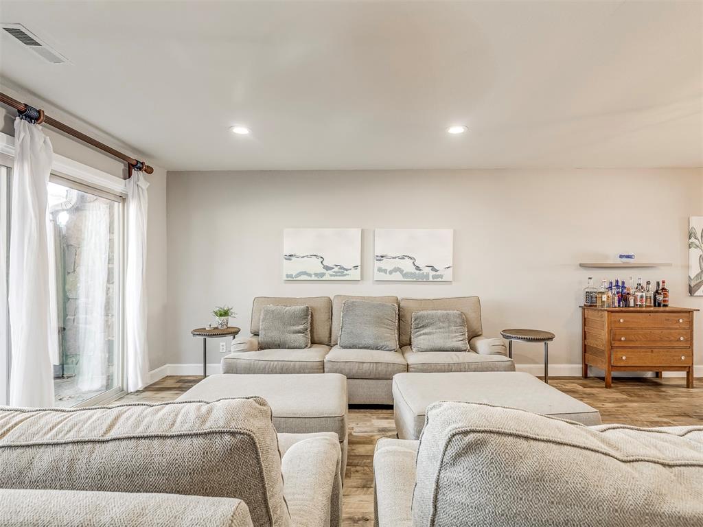 7009 Lakeshore Drive