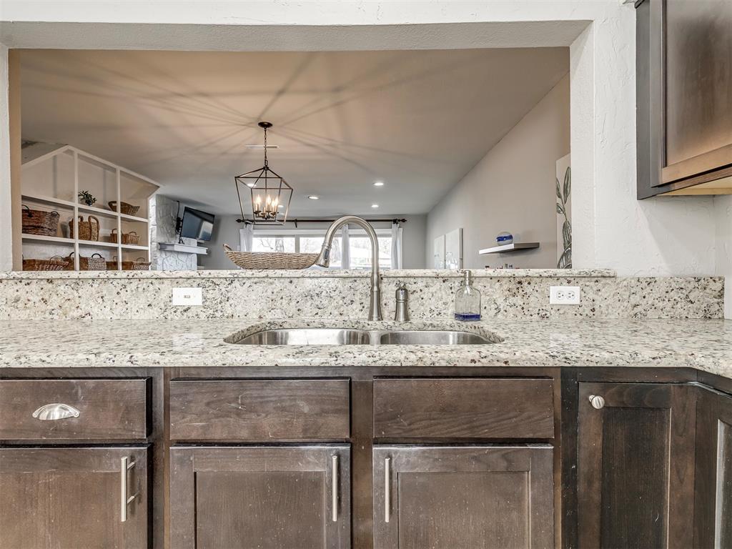 7009 Lakeshore Drive
