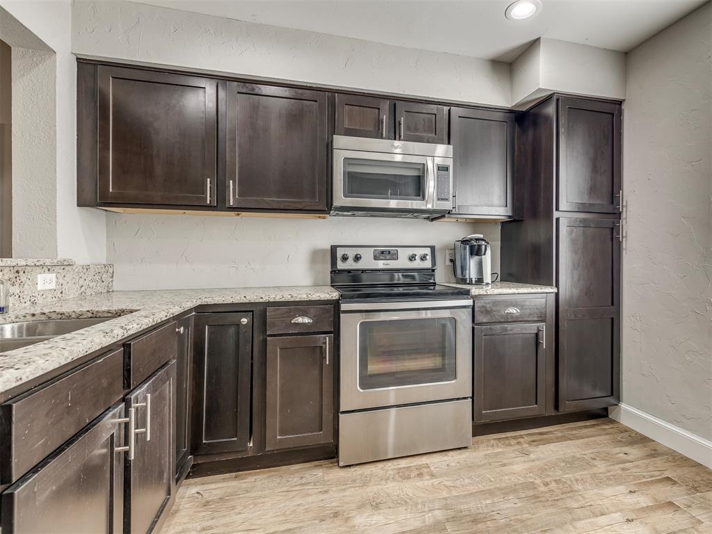 7009 Lakeshore Drive