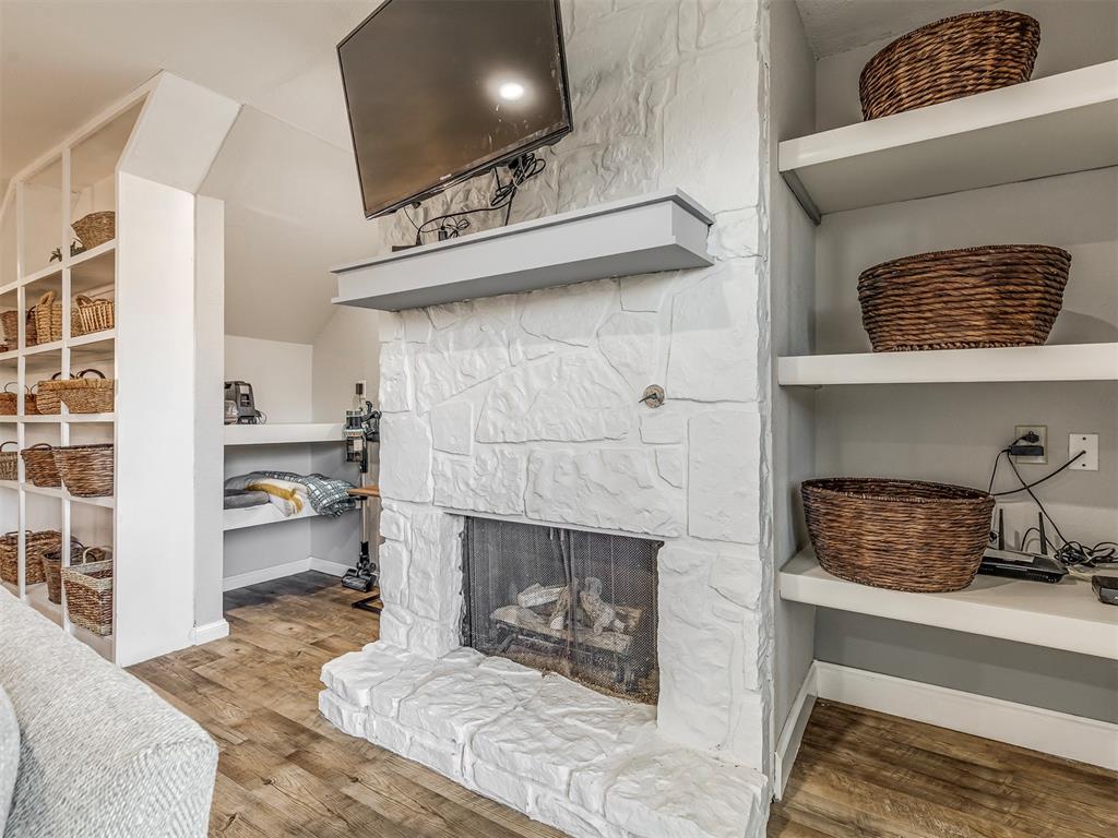 7009 Lakeshore Drive
