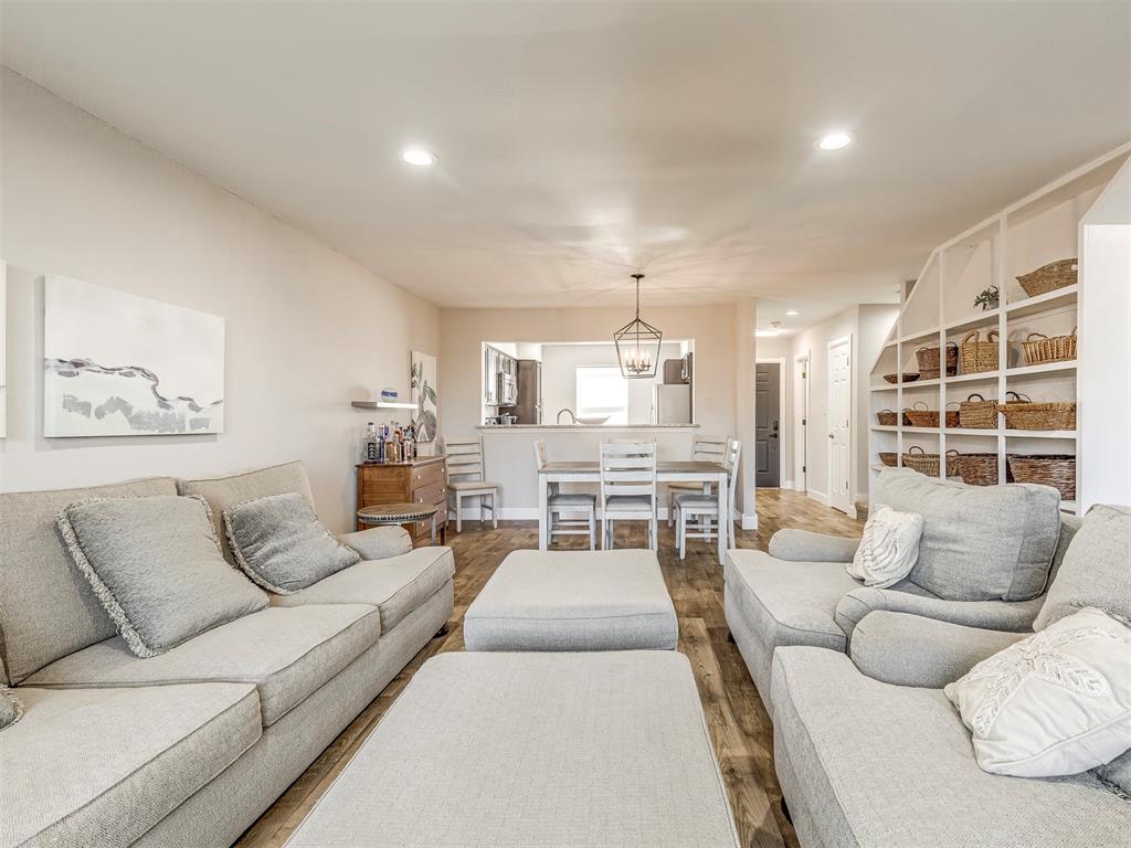 7009 Lakeshore Drive