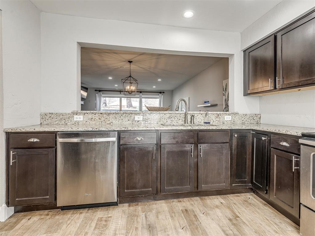 7009 Lakeshore Drive