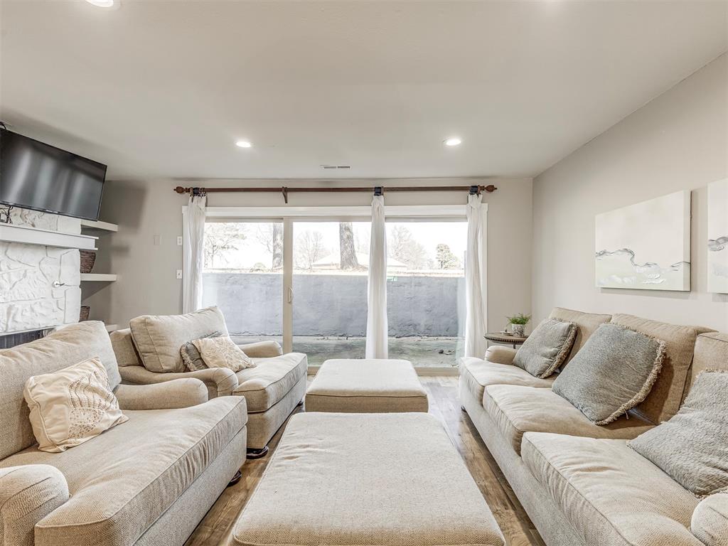 7009 Lakeshore Drive