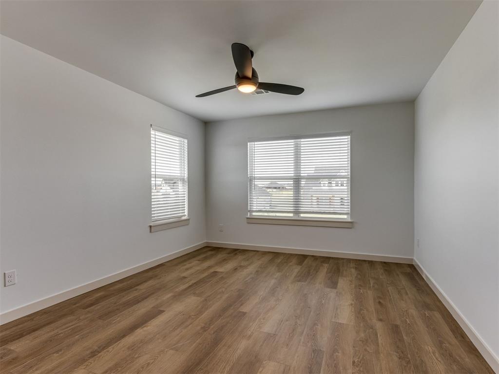 296 NE Primrose Point Avenue