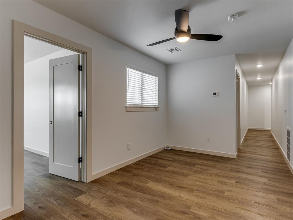 296 NE Primrose Point Avenue