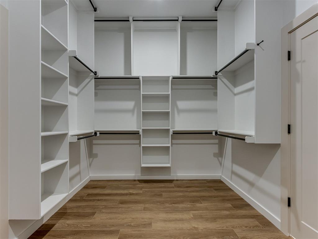 296 NE Primrose Point Avenue