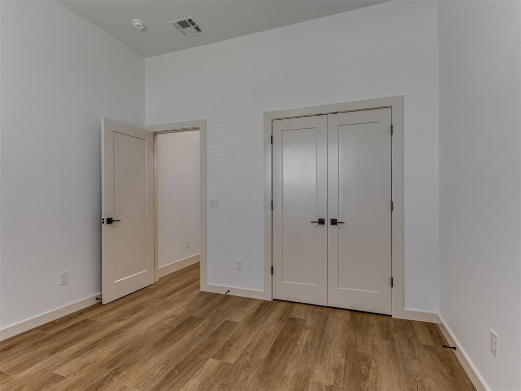 296 NE Primrose Point Avenue