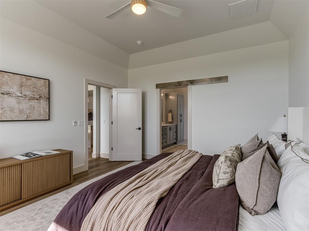 296 NE Primrose Point Avenue