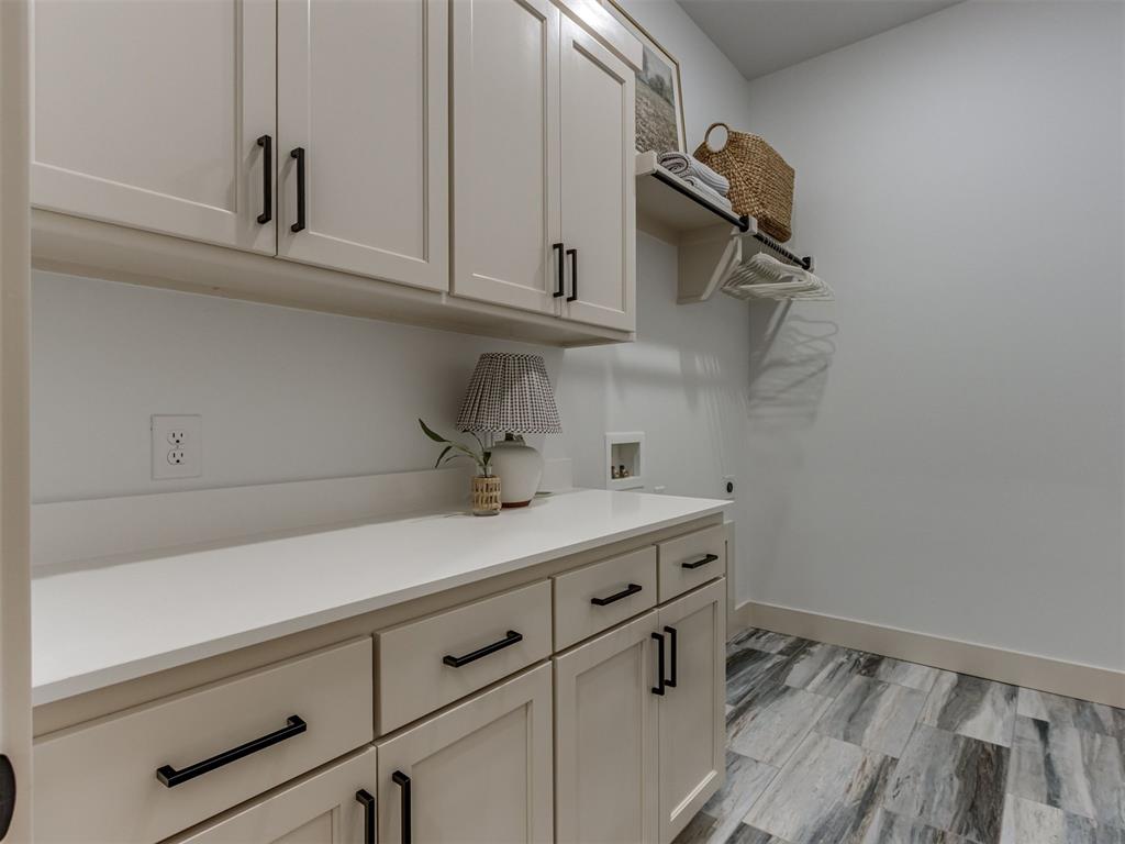 296 NE Primrose Point Avenue