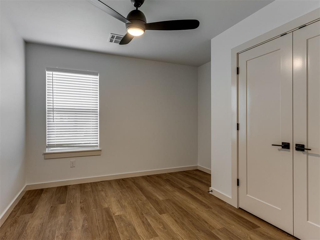 296 NE Primrose Point Avenue