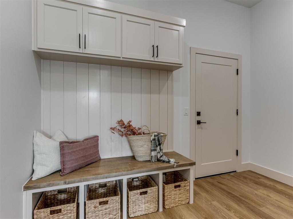 296 NE Primrose Point Avenue