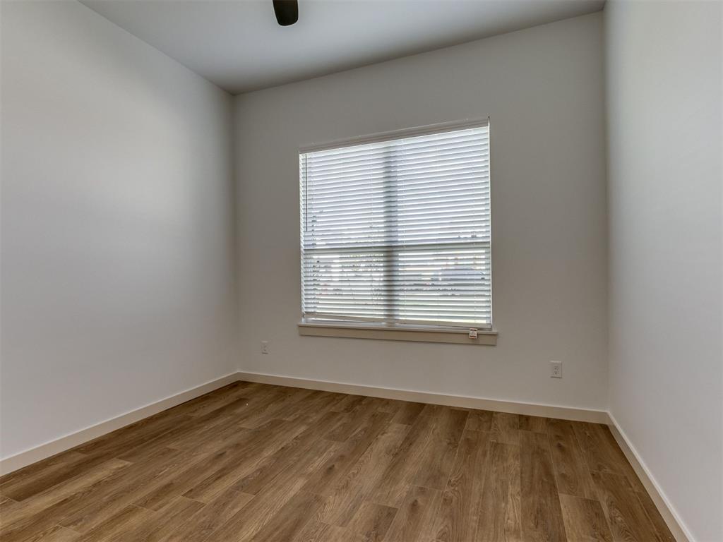 296 NE Primrose Point Avenue