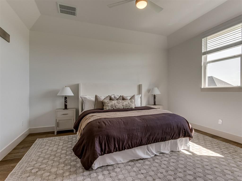 296 NE Primrose Point Avenue