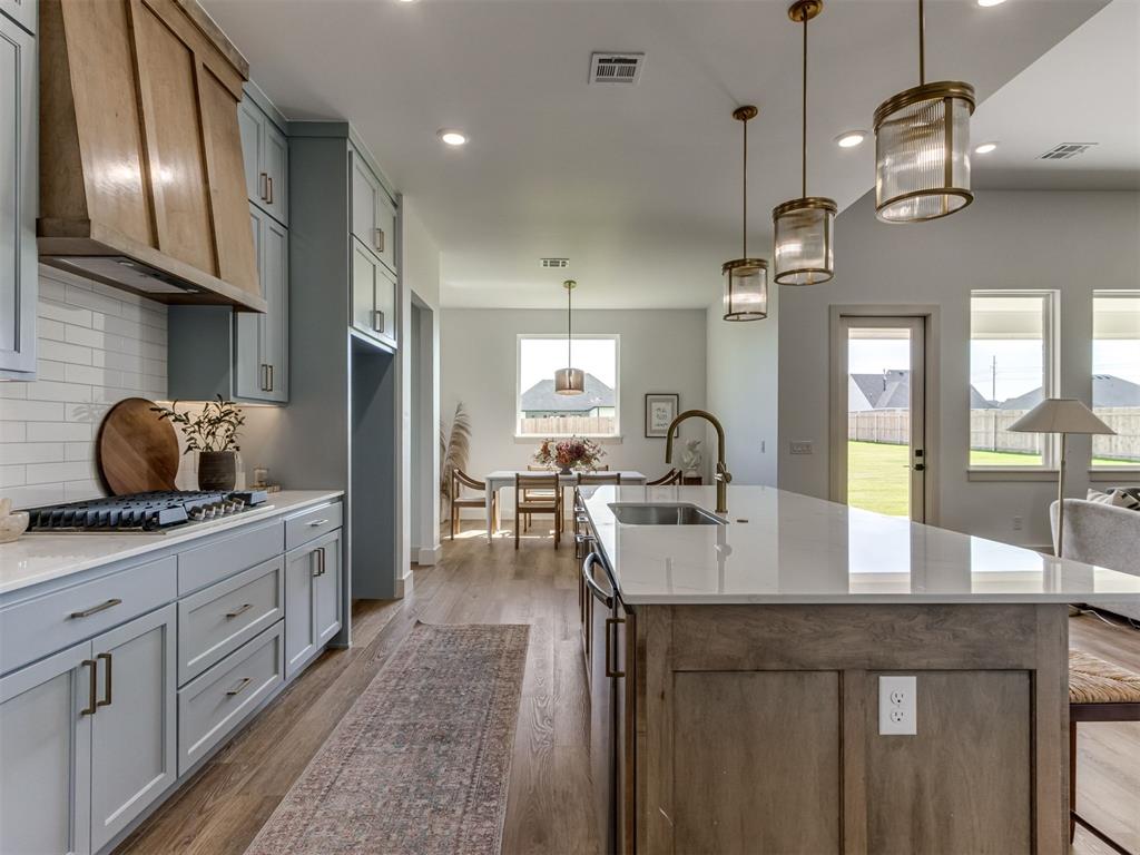 296 NE Primrose Point Avenue