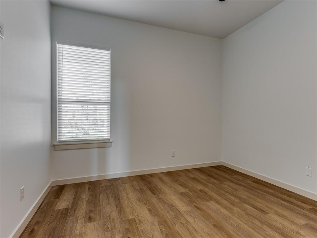 296 NE Primrose Point Avenue