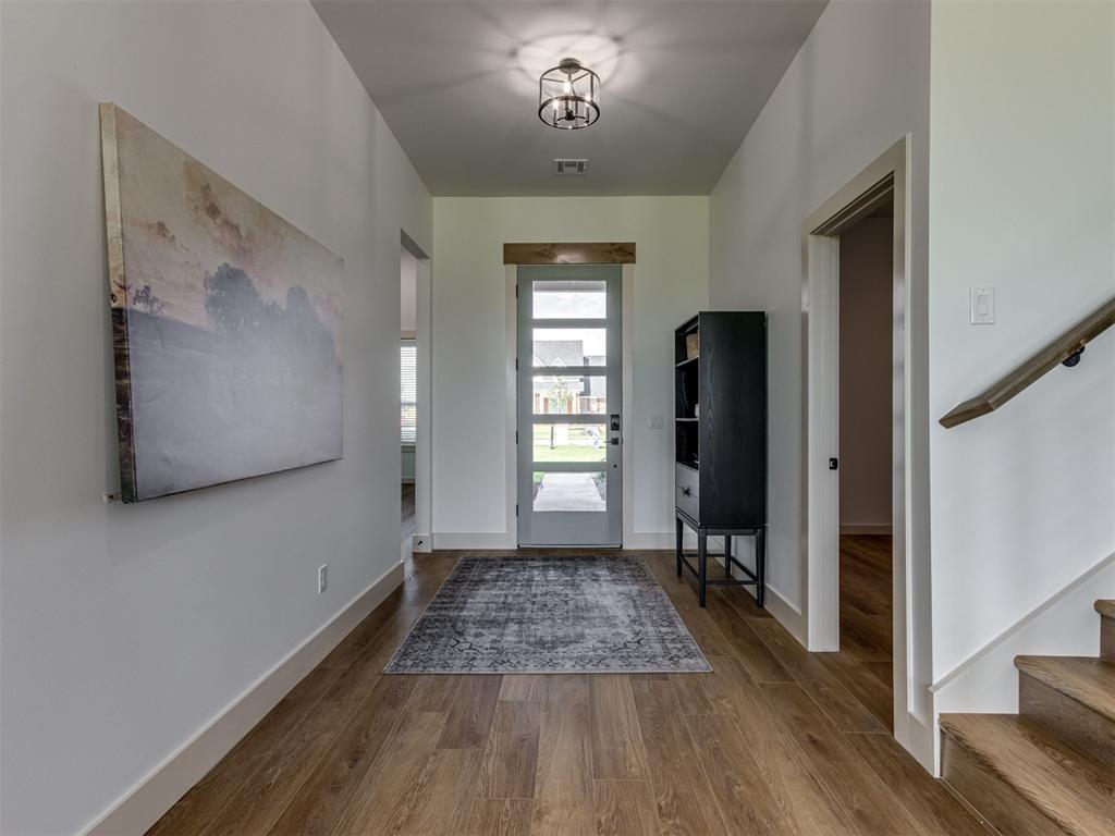 296 NE Primrose Point Avenue