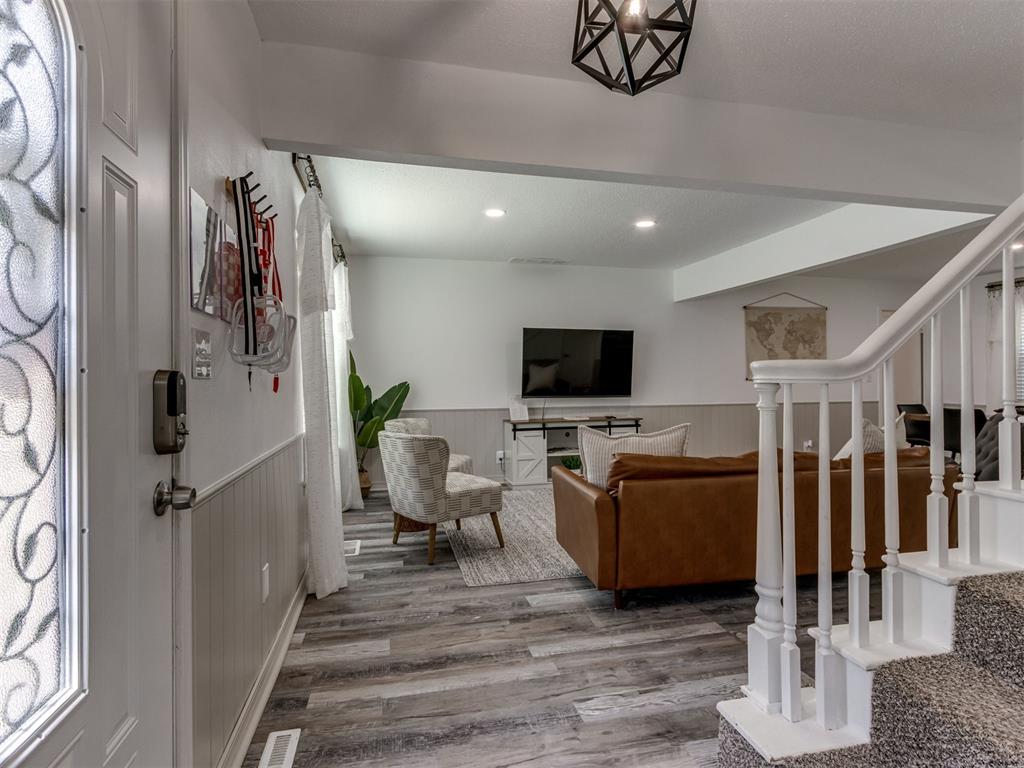 1033 Mockingbird Lane