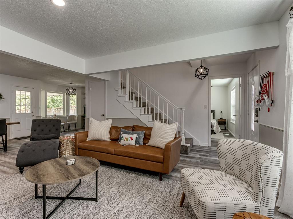 1033 Mockingbird Lane