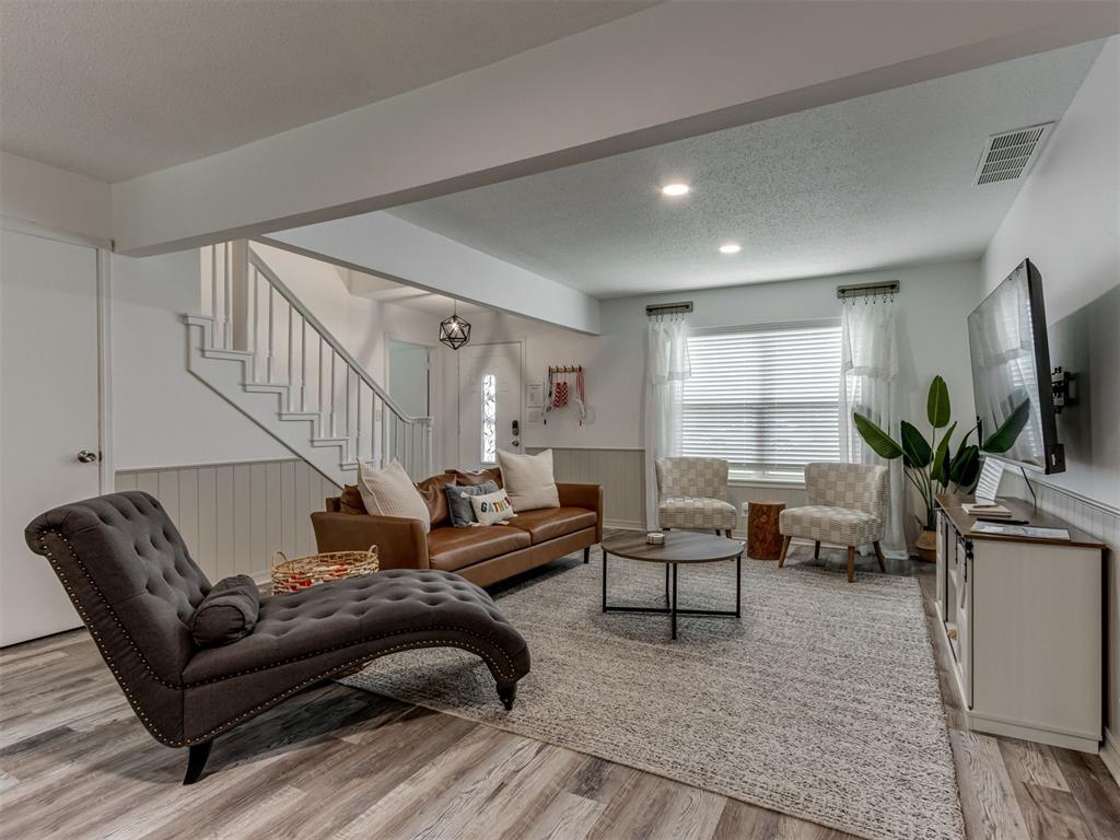 1033 Mockingbird Lane