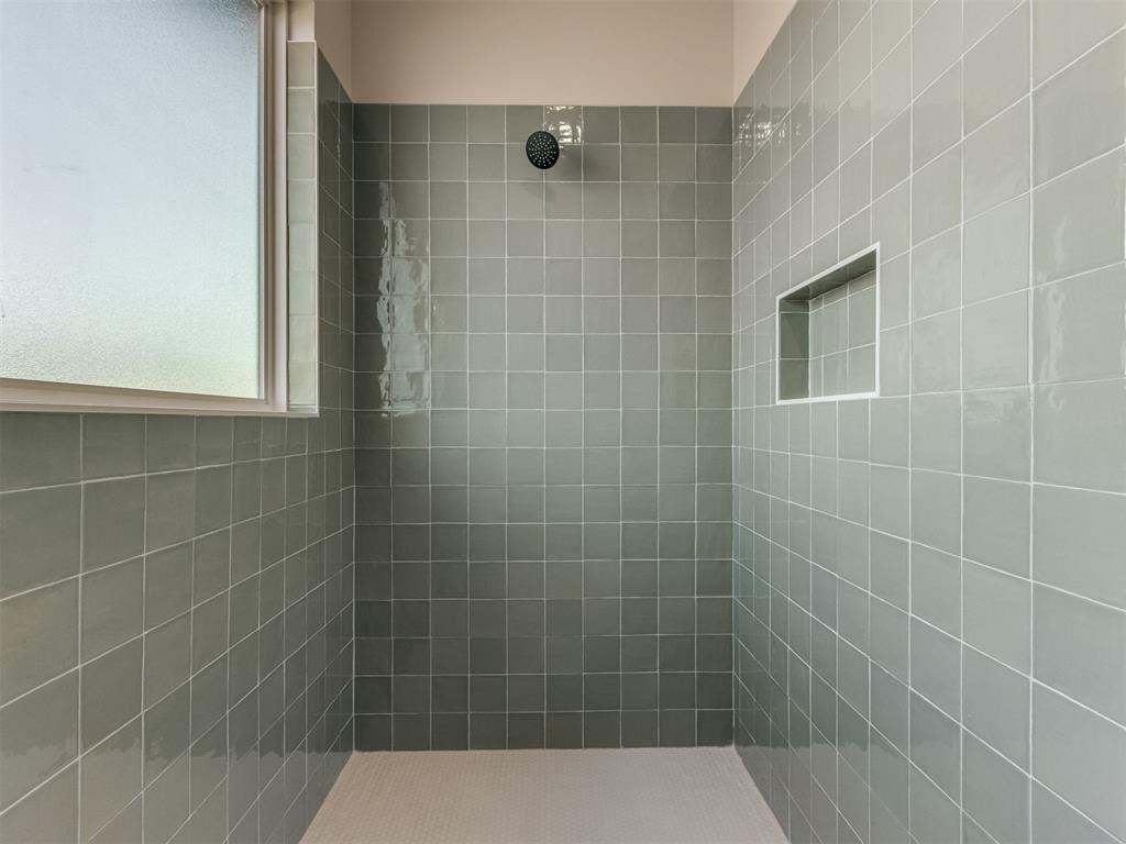 5709 NW 154th Terrace