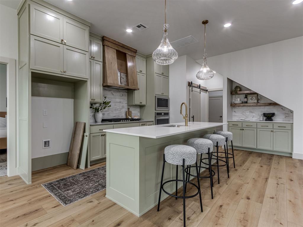 5709 NW 154th Terrace