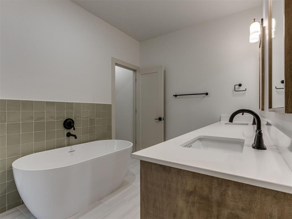 5709 NW 154th Terrace