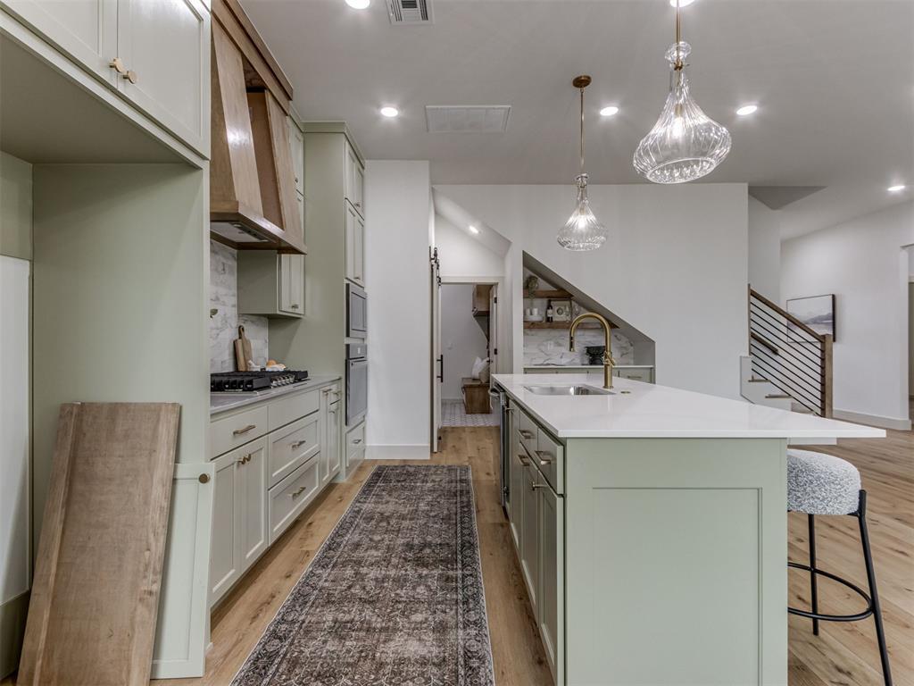 5709 NW 154th Terrace