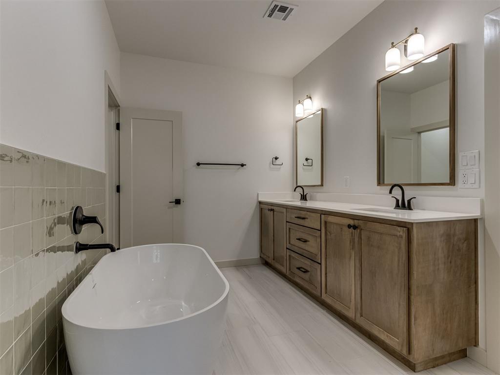 5709 NW 154th Terrace