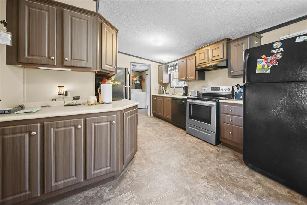 570 Lakeridge Trail