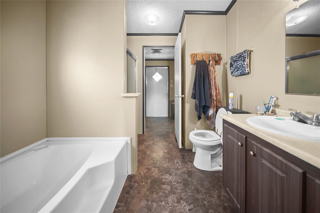 570 Lakeridge Trail