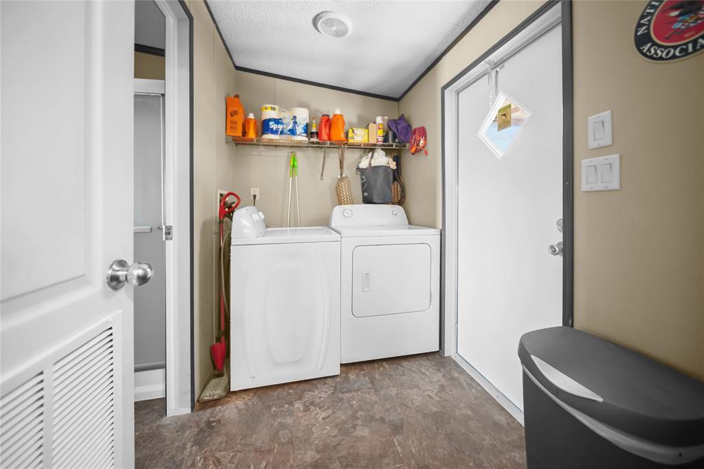 570 Lakeridge Trail
